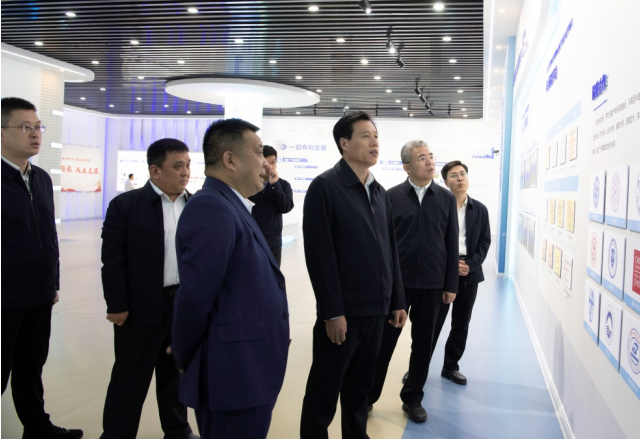 济宁市委常委、组织部部长、统战部部长庞建栋到时博网页版调研